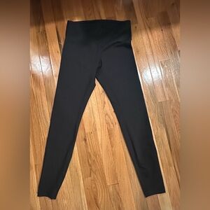 *almost NWT! *Lululemon Wunder Train Black ribbed 28” legging